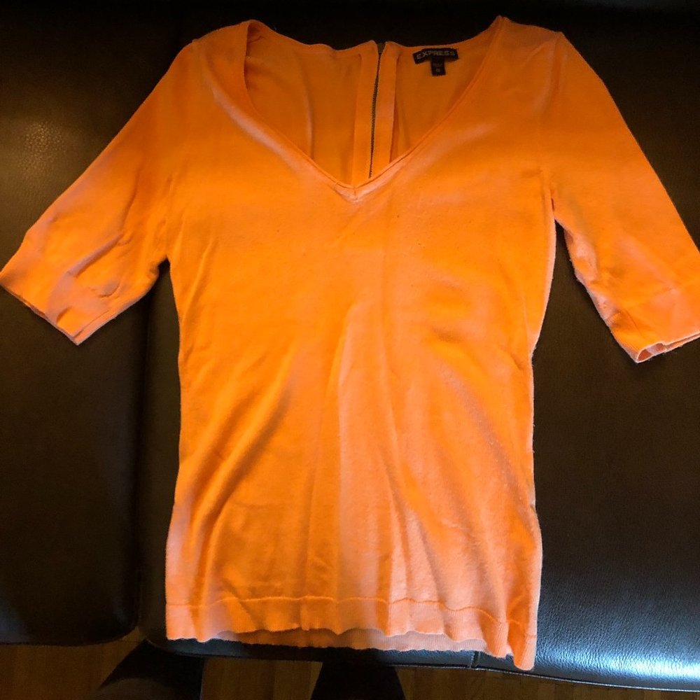 Express sweater - free with purchase